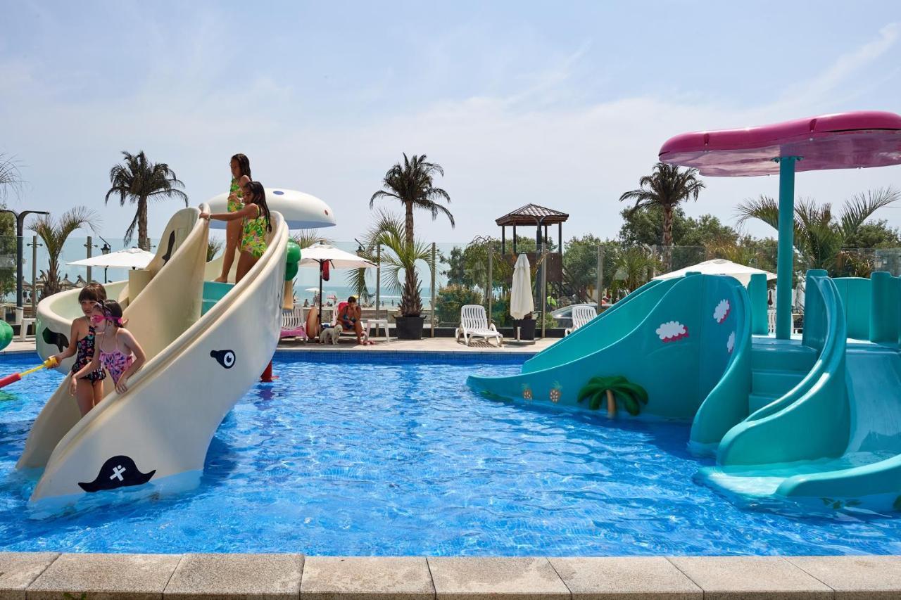 Sunrise Aparthotel Pool & Spa Mamaia Nord Năvodari Exteriér fotografie