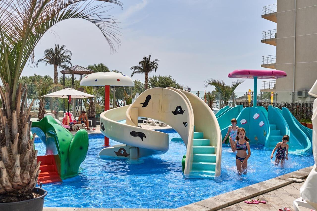 Sunrise Aparthotel Pool & Spa Mamaia Nord Năvodari Exteriér fotografie